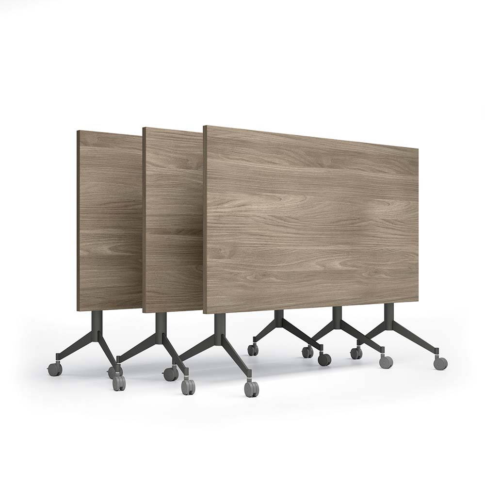 mesas plegables con ruedas en la oficina