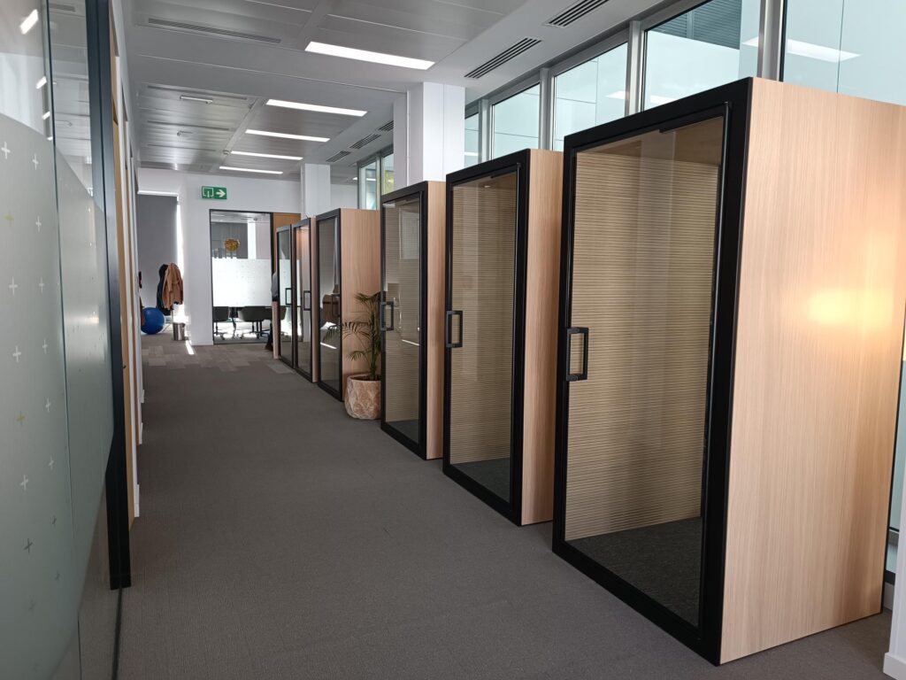 Cabinas acústicas, proyecto destacado de bunno estudio