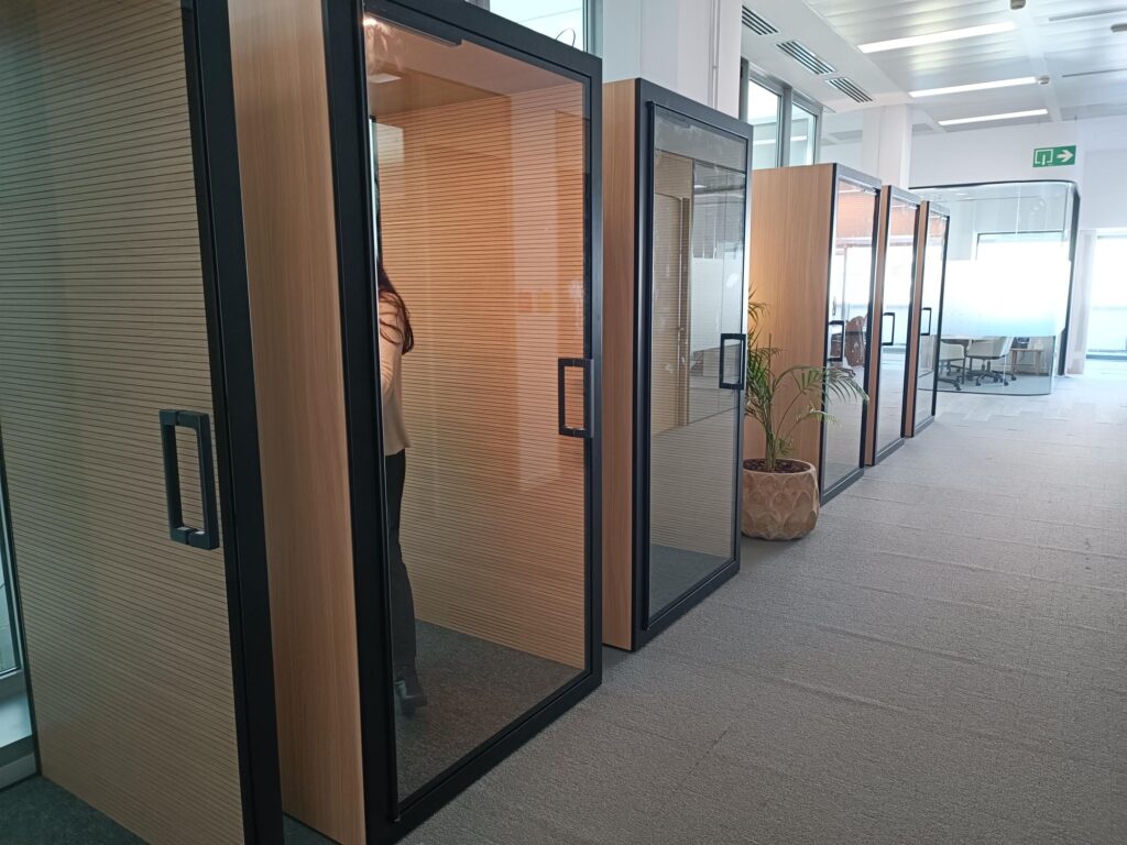 Cabinas acústicas, proyecto destacado de bunno estudio