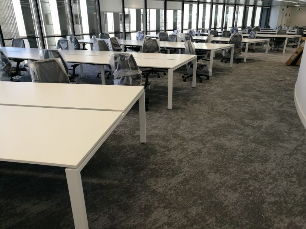 implantación de nueva sede corporativa de empresa energética - proyecto de bunno estudio