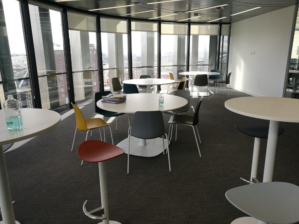 implantación de nueva sede corporativa de empresa energética - proyecto de bunno estudio